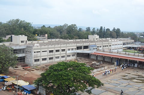 मध्यवर्ती बसस्थानकाचे काम अद्याप अपूर्णच