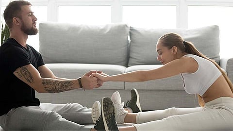 आरोग्यातही एकमेकांना साथ! नवरा-बायकोने हेल्दी राहण्यासाठी वाचा खास टीप्स