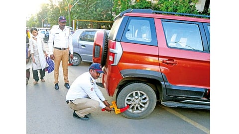 अकोला : वाहतुकीचे नियम मोडणाऱ्या १९७६ वाहनांवर कारवाई
