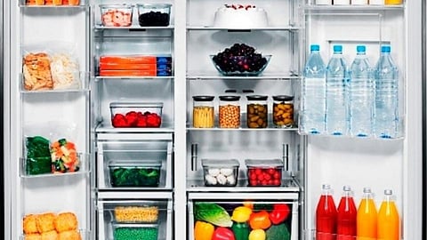 तुमचा रेफ्रिजरेटर पुन्हा नवीन दिसू लागेल! करा 'या' सोप्या पद्धतीने स्वच्छता
