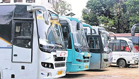 St Strike : खासगी बस व्यावसायिकांकडून प्रवाशांची लूट