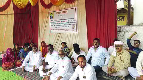Mother goes on hunger strike in front of police station to get justice for dead child