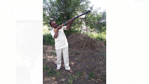 पुराने हिसाब और बाकी है...वो भी कर लेंगे..; व्हॉट्सॲप स्टेटस ठेऊन महिलेला धमकी