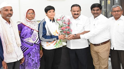 MLC Satish Chavan, Wrestler Laxmi Pawar And Her Family