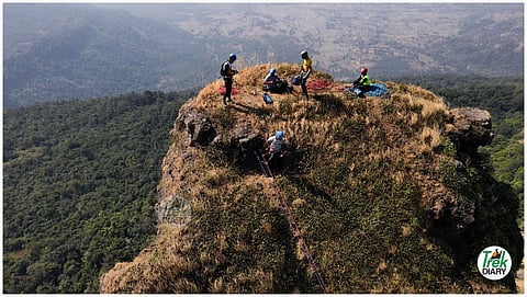 रत्नागिरीतील 10 तरूणांनी केला ढाक भैरी आणी कळकराय सुळका सर
