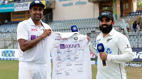 रविचंद्रन अश्विनने एजाज पटेल