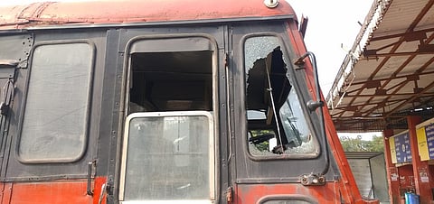 भोकरदनमध्ये एसटी बसवर दगडफेक