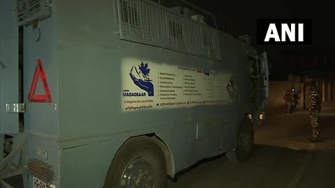 श्रीनगर: पोलिस बसवर दहशतवादी हल्ला; तीन शहीद