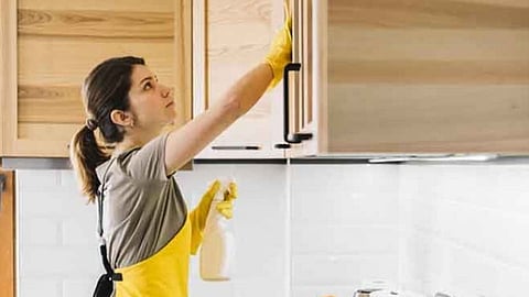 KITCHEN CLEANING TIPS