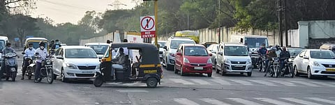 pune university square traffic
