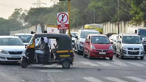 pune university square traffic