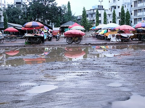 पावसामुळे भाजी विक्रेत्यांची फरफट