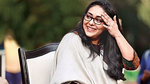 वडिलांपेक्षा मेघना आहे 'गुलजार'