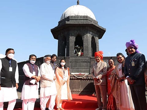 राष्ट्रपतींची रायगड किल्ल्याला भेट