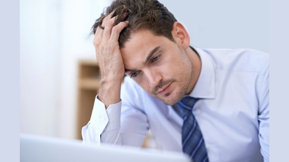 क्रेडिट कार्ड कर्जाच्या जाळ्यात अडकलात? जाणून घ्या बाहेर पडण्याचा उत्तम मार्ग