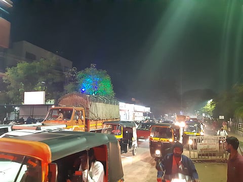 Pune : हांडेवाडी रोडवरील खड्ड्यांमुळे वाहनांपेक्षा आरोग्याची मोठी हानी
