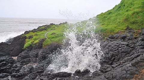 बामणघळ : निसर्गाचा अद्भुत चमत्कार