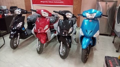 HERO चा धमाका! महिन्यात सात हजारहून अधिक इलेक्ट्रिक स्कूटरची विक्री