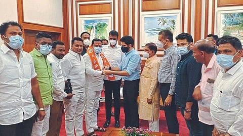 former corporator Sachin Jadhav has rejoined Shiv Sena Ahmednagar