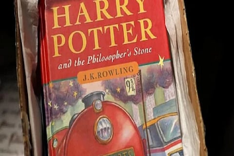 हॅरी पॉटरच्या पहिल्या आवृत्तीच्या पुस्तकाला कोट्यवधींची किंमत
