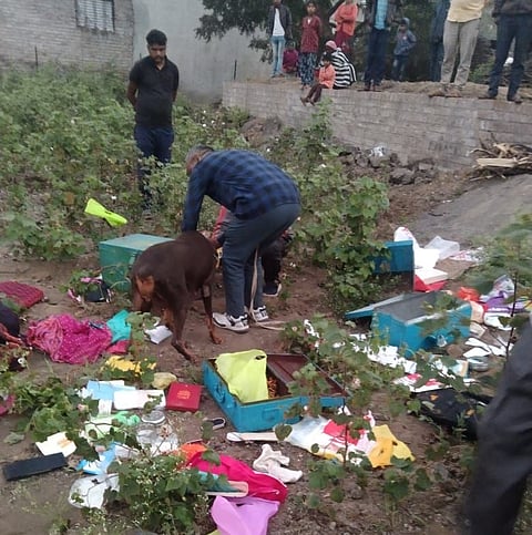 बाहेरहून कडीकोयंडे लावून गाव लुटीचा चोरट्यांचा प्रयत्न फसला