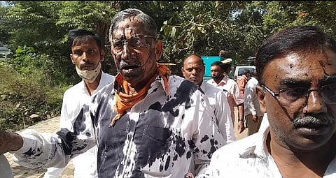 बेळगावात समितीच्या अध्यक्षांवर भ्याड हल्ला; मराठी भाषिक संतप्त