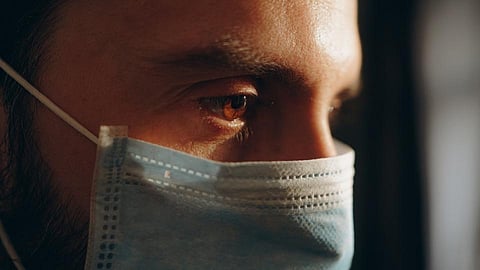 2022मध्येही कोरोना महामारीचे नियम पाळून वैतागलाय, कसा कराल सामना?