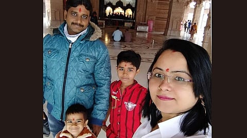 Murder by slitting the throats of two children and wife in Nagpur