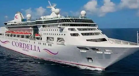 एकट्यामुळे संपूर्ण क्रूझ वेठीला; 'कोरोना रिपोर्ट आल्याशिवाय खाली उतरायचं नाही'