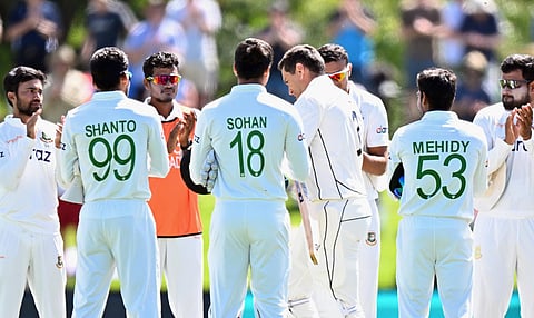 रॉस टेलरची एन्ट्री होताच बांग्लादेशच्या खेळाडुंनी दिला गार्ड ऑफ ऑनर