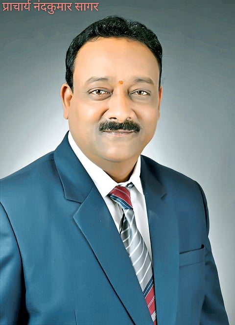 सर्वसामान्य कार्यकर्त्यांना बळ देणारा नेता