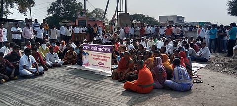 Movement on behalf of Janhit Shetkari Sanghatana at Marwade