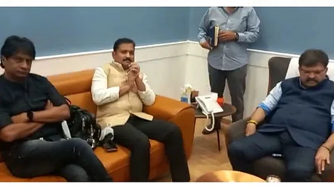 किरण माने, सतीश राजवाडेंच्या भेटीत काय घडलं? काय म्हणाले जितेंद्र आव्हाड?