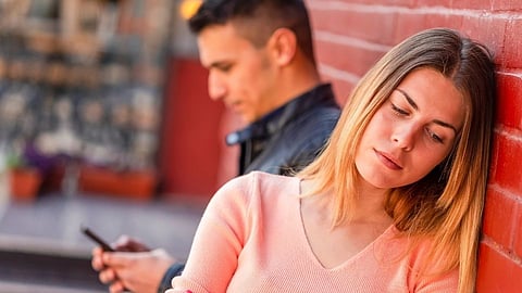 नात्यात तुम्ही second choice आहात की, ती फक्त भावना, कसे ओळखाल?