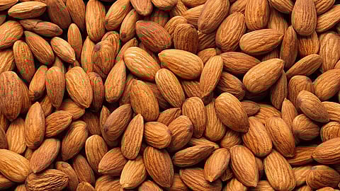 बदाम (Almonds)