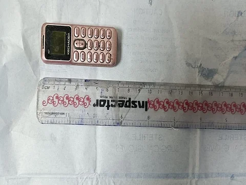 Swallowed Mobile Removed by Doctor