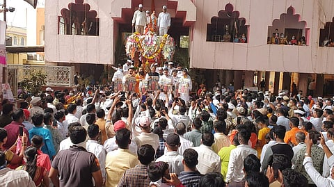 पुसेगावमध्ये सेवागिरी रथोत्सव उत्साहात; आमदारांच्या उपस्थितीत रथपूजन