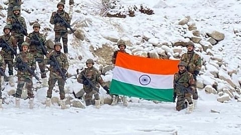 भारतानं चीनला दिलं सडेतोड प्रत्युत्तर; गलवानमध्ये फडकावला तिरंगा