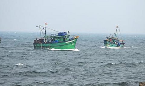 श्रीलंकेने ताब्यात घेतलेल्या 13 भारतीय मच्छिमारांची सुटका