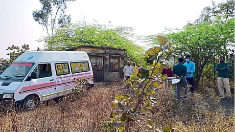 corpse on shoulder soygaon rural hospital aurangabad