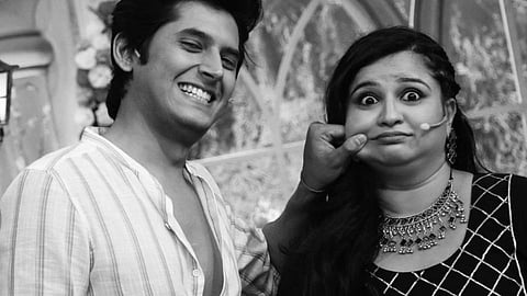 Anvita Phaltankar, Shalva Kinjawadekar -Yevu Kashi Tashi Mi Nandayla- Om & Sweetu