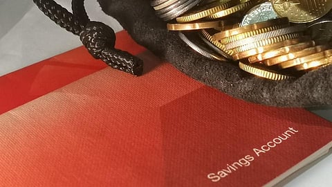 बँकेत Joint Savings Account उघडण्याचे अनेक फायदे, काय आहेत नियम, सुविधा?