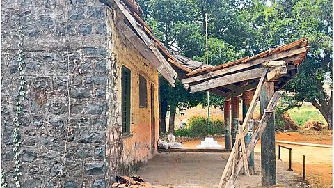 Vinoba Bhave Bhoodan movement development of village barki
