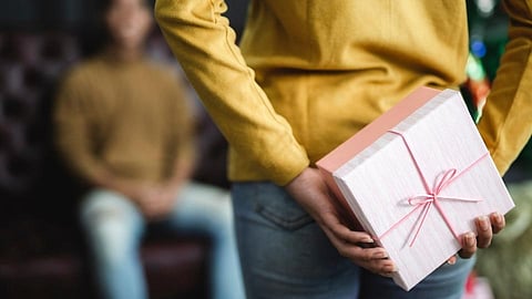 कमी बजेटमध्ये व्हॅलेंटाईनला गिफ्ट द्यायचे? 'हा' आहे बेस्ट पर्याय