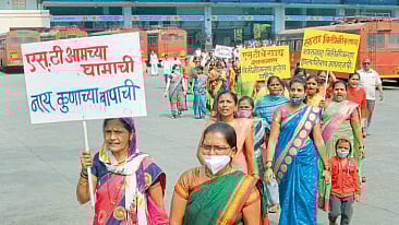 St strike People questions in Convention