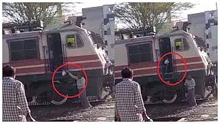 viral video loco pilot stopped train to eat kachori