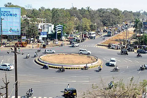 circle on highway risk of accidents jalgaon