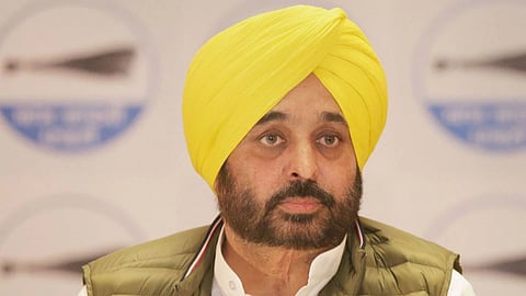 complaint against Punjab cm Bhagwant Mann for entering gurudwara after getting drunk