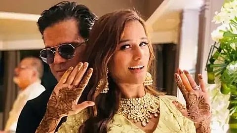Poonam Pandey, Sam Bombay