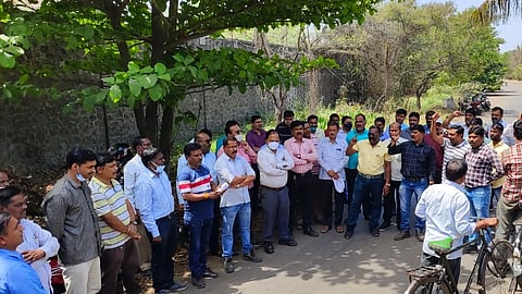 Employees' agitation in front of Nashik Thermal Power Station